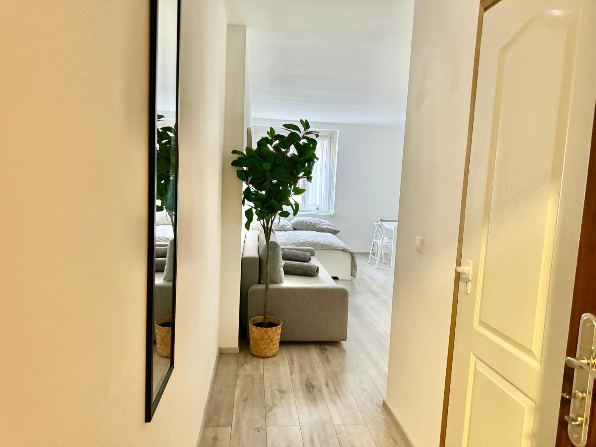 Stylish Schonbrunn Apartments With Free Parking Bécs Kültér fotó